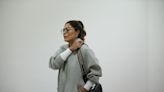 Juliana Paes combina moletom e legging com bolsa de R$ 20 mil da Dior