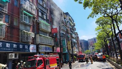 中和連城路住宅火警! 出動20輛消防車已滅火無人傷