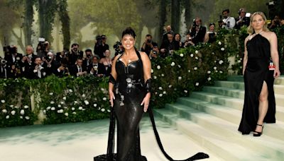 MET Gala 2024: Todos los looks de los famosos en la alfombra roja EN VIVO - El Diario NY