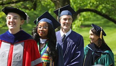 ‘Dawson’s Creek’ star James Van Der Beek returns to N.J. college decades after dropping out