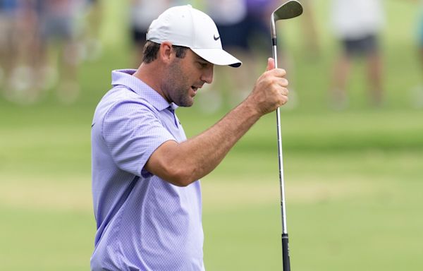 Scottie Scheffler chips in at last to cap bogey-free 65 Friday at Colonial