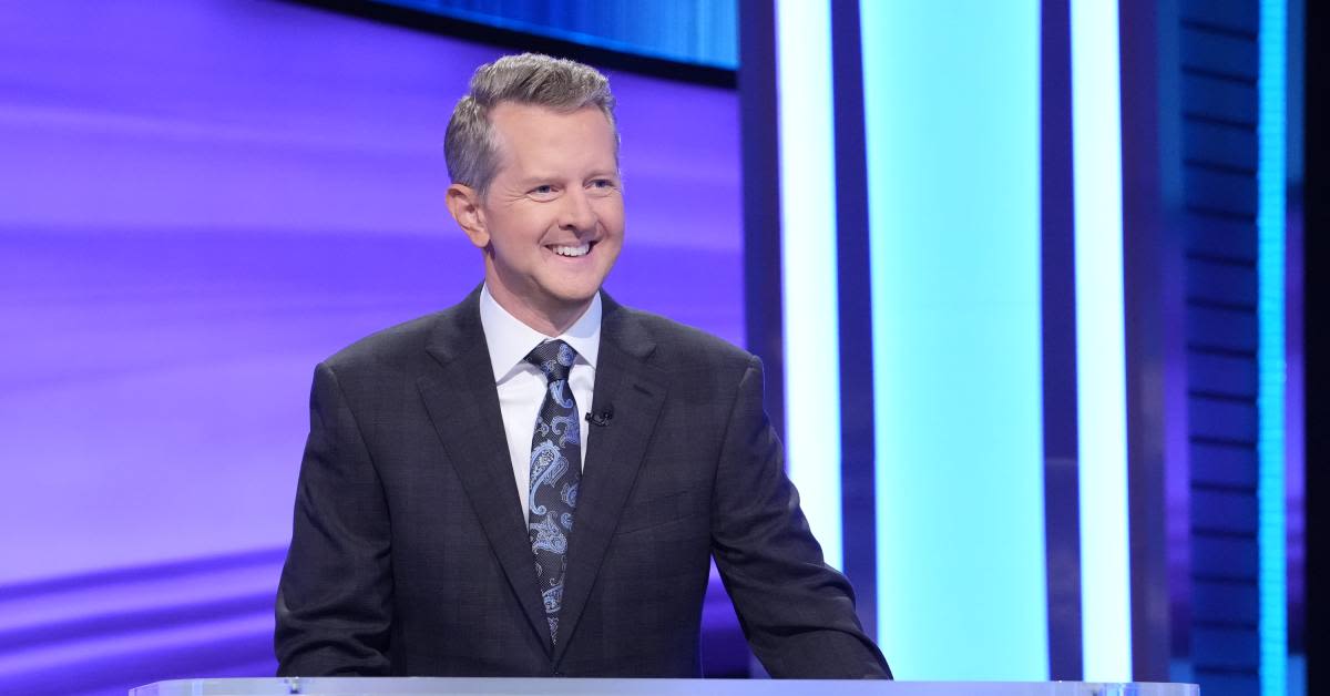 'Jeopardy' Fans Launch Complaints Over 'Really Awkward' Premiere Episode