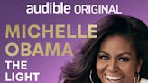 Michelle Obama lleva gira de libro a podcast de 8 episodios