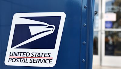 Is there mail on Memorial Day? Post office open hours today