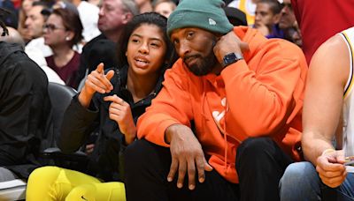 Develarán estatua de Kobe Bryant y su hija Gigi fuera del Crypto.com Arena