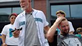 Cal Raleigh gets a trim as Mariners celebrate 30th anniversary of "Buhner Buzz Cut" night