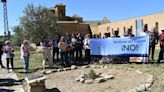 Concentración en contra de los aerogeneradores en el entorno del Monasterio de Sijena