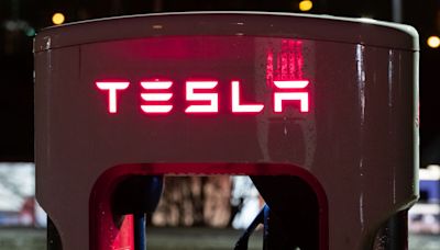 Tesla in Turmoil as Musk Makes Multiple Controversial Moves