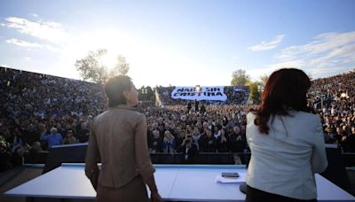 En medio de la discusión interna, Cristina Kirchner se apoyó en La Cámpora para pedir el cese del fuego cruzado en el peronismo