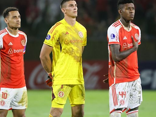 Inter jugó con camisetas embarradas en homenaje a las víctimas de las inundaciones en Brasil