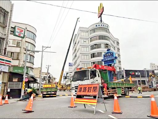 吉安麥當勞開拆封路 花蓮市區塞車