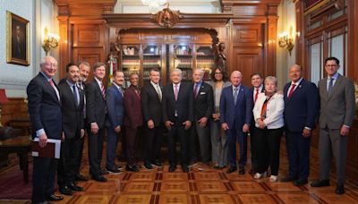 AMLO se reune con congresistas de Estados Unidos en Palacio Nacional | El Universal