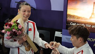奧運奪金馬上被求婚！中國羽球女將「人生成就+2」剛哭完又淚崩