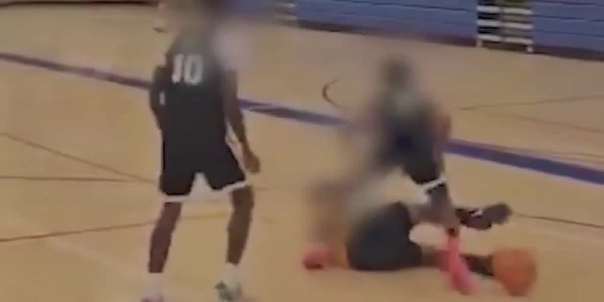 GRAPHIC: High school basketball player stomps on opponent’s head during game