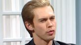 Austin Butler Rages Over White Elephant Gift Exchange In Diss-Laden 'SNL' Sketch