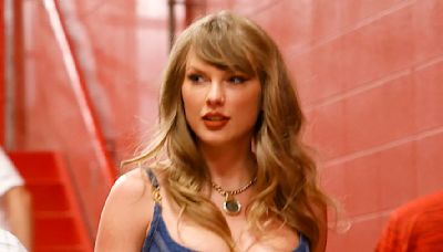 Taylor Swift arrives to watch Travis Kelce play amid 'split contract'