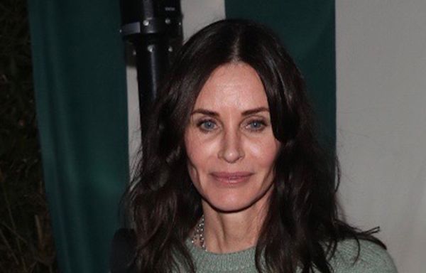 Courteney Cox marks 20 years since Friends finale with emotional post