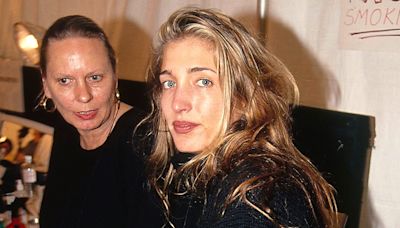 Why I Always Consult The Carolyn Bessette-Kennedy Moodboard When I'm In A Style Rut