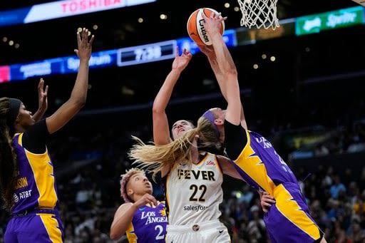 Caitlin Clark and Indiana Fever win 1st game of season, beat LA Sparks 78-73 in front of 19,103