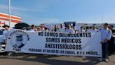 Médicos protestan en Baja California Sur, Sonora y Sinaloa en apoyo al anestesiólogo investigado por comprar fentanilo