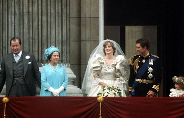 ...Decode the Advice Queen Elizabeth Gave Princess Diana on the Buckingham Palace Balcony the Day Diana Married Prince Charles