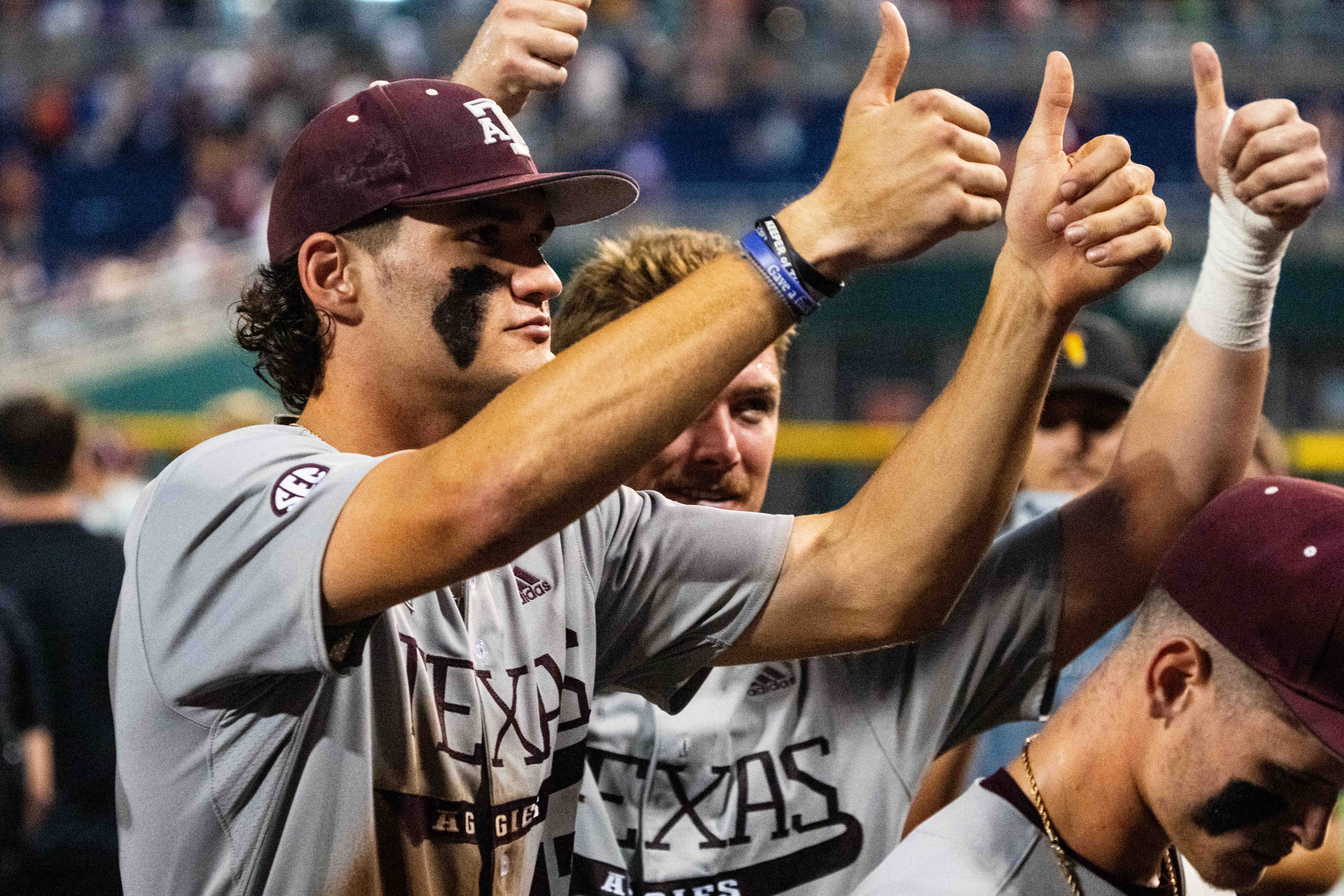 Texas, Texas A&M rankings: Where do Longhorns, Aggies rank in Baseball America top 25?