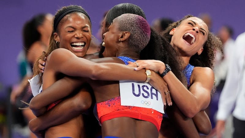 Video: Team USA dominates women’s 4x400 relay, setting new American record