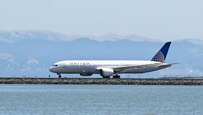 Should You Pick United Airlines Stock After A Mixed Q2?