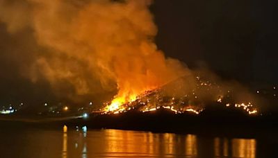Así­ fue el incendio que azotó Valle de Bravo en Edomex este fin de semana | FOTOS y VIDEOS