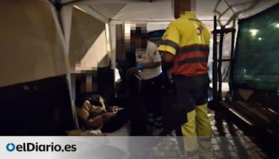 Una de las activistas de 'Canarias Se Agota' en huelga de hambre, asistida por una hipoglucemia grave