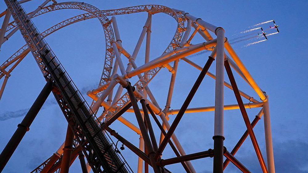 UK's tallest rollercoaster leaves riders stranded