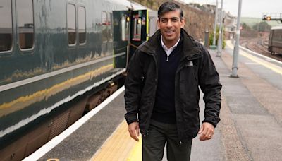 Sunak takes sleeper train for election campaign