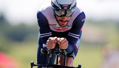 France's Bernard fined for stopping to kiss wife during time trial