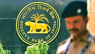 Bank credit grows 15.3% in April: RBI