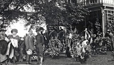 President Warren G. Harding's funeral in Marion in 1923 drew an estimated 100,000 mourners