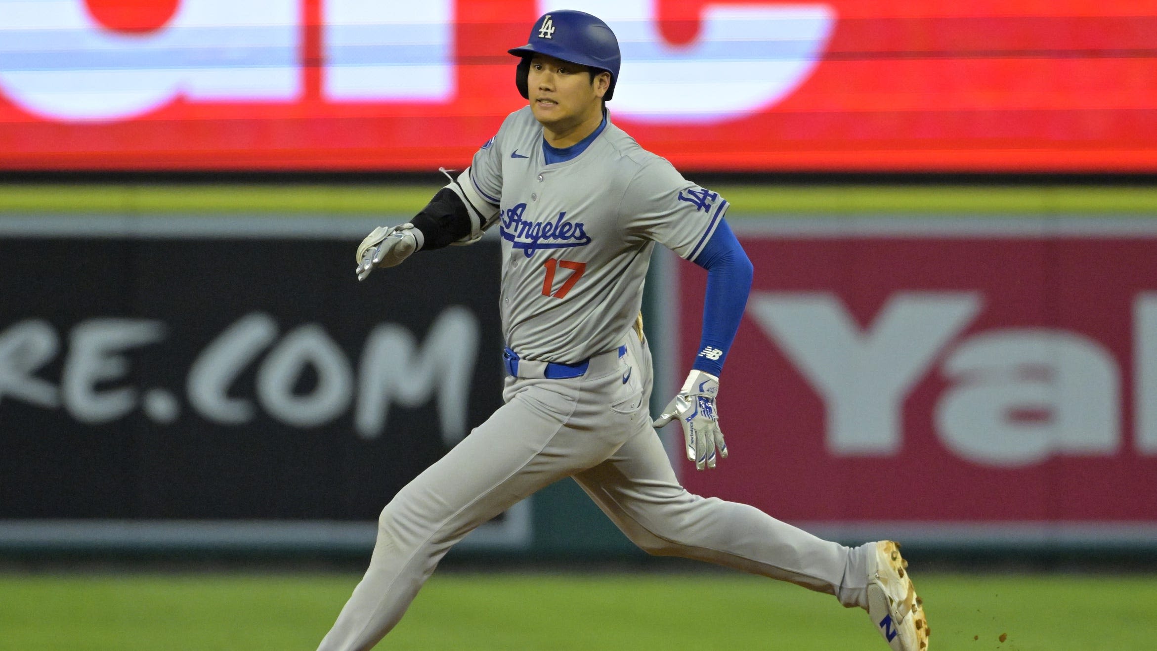 Shohei Ohtani 50-50 tracker: Odds, stats on Dodger's milestone race