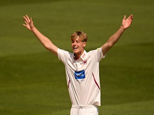 Alfie Ogborne signs new contract extension at Somerset