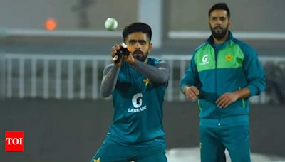 Watch: Heated argument betweeen Pakistan captain Babar Azam and Imad Wasim? | Cricket News - Times of India