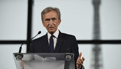 LVMH’s Bernard Arnault got a letter from 93-year-old Warren Buffett saying he was making a mistake by upping his retirement age to only 80