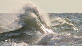 Life-threatening rip currents, dangerous waves reported in Lake Michigan