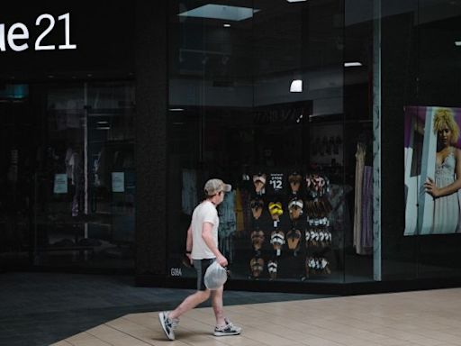 Rue21, a mall staple, files for bankruptcy and will close all of its stores | CNN Business