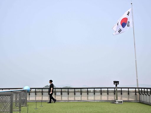 Coreia do Sul disparou tiros de advertência na fronteira em meio a guerra de balões com Norte