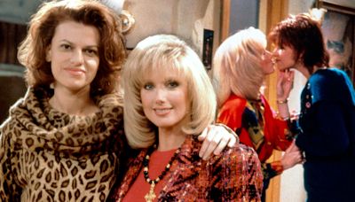 Sandra Bernhard Regrets Not Being Nicer To Morgan Fairchild On ‘Roseanne’: “I Owe You An Apology”