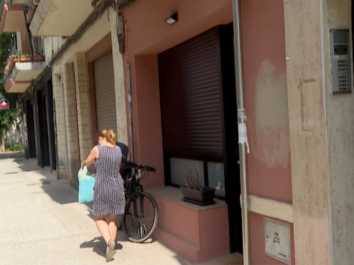 Los vecinos de los barrios periféricos de Valencia en guerra contra los bajos turísticos