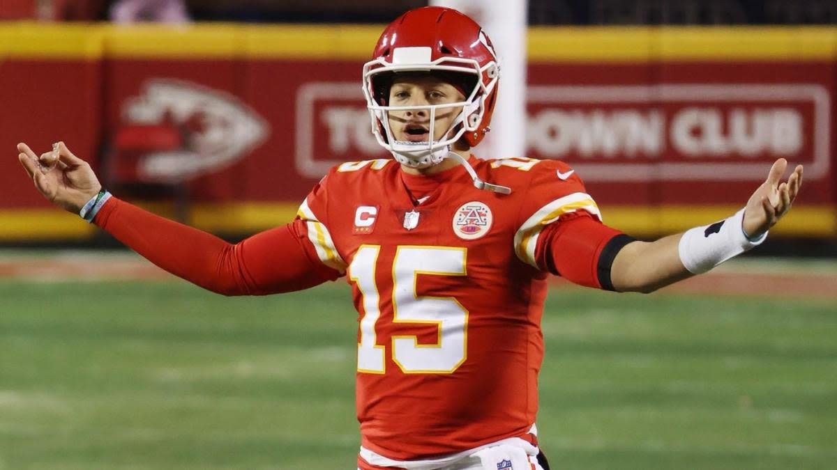 NFL Top 100: Players vote Tyreek Hill, not Patrick Mahomes, as best player in league; Chiefs QB makes top five