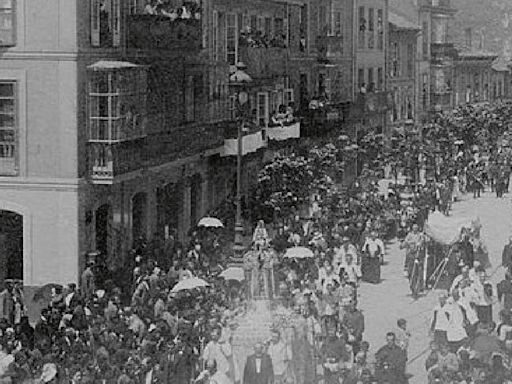 Ocho imágenes del Corpus Christi en Gijón