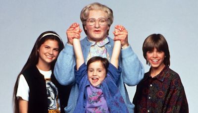 “Mrs. Doubtfire” kids reunite for Robin Williams movie's 31-year anniversary: 'Still feel like my siblings'