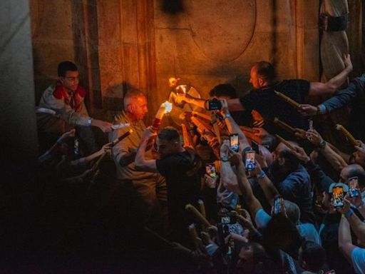 ‘Holy Fire’ Ceremony at Jesus’ Tomb Marks Beginning of Orthodox Easter Celebrations