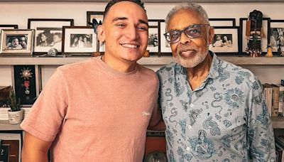 Em encontro com Gilberto Gil, João Gomes dá aulas de piseiro e pisadinha | GZH