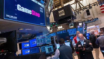 GameStop, AMC rallies like 'watching a sitcom on repeat,' expert says. Here are the risks to monitor